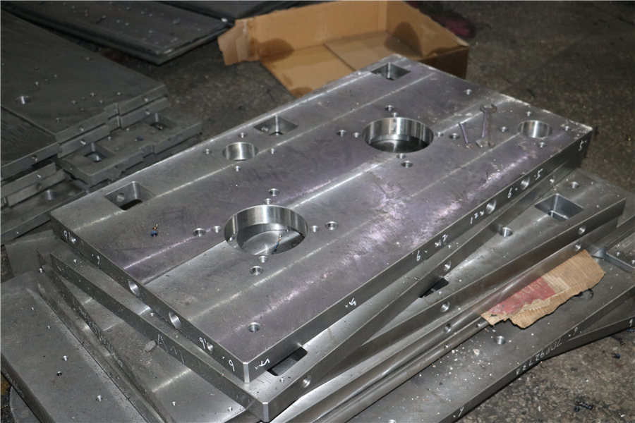 1816, 2520 Gantry Machining Center (3).jpg